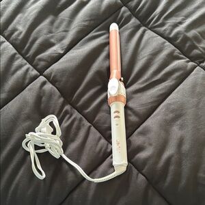 Rose Gold and White Curling Iron